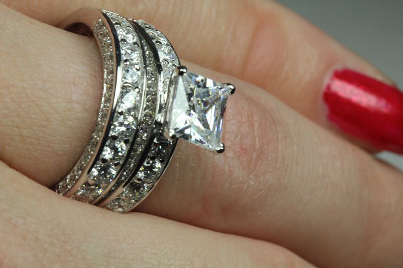 BEAUTIFUL 6.04CT PRINCESS CUT CZ VINTAGE BRIDAL ENGAGEMENT RING WEDDING RING SET