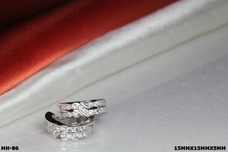 BEAUTIFUL CROSS OVER CZ RHODIUM PLATED STERLING SILVER 925 HUGGIE HOOP EARRINGS