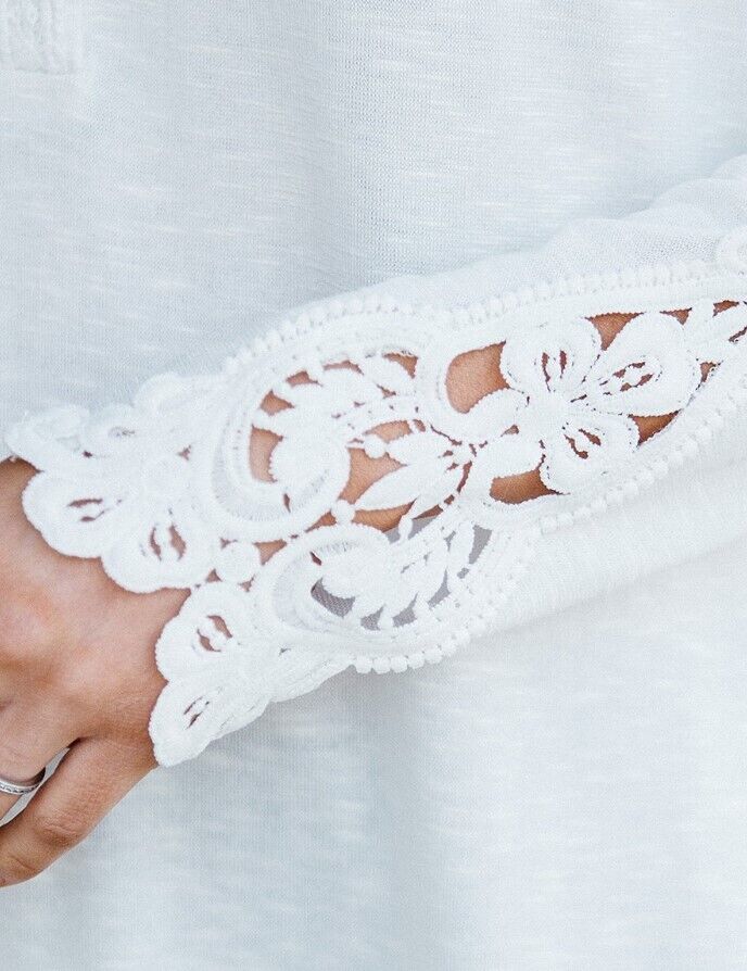 Amaryllis | Ivory Lace-Accent Henley - Women Small