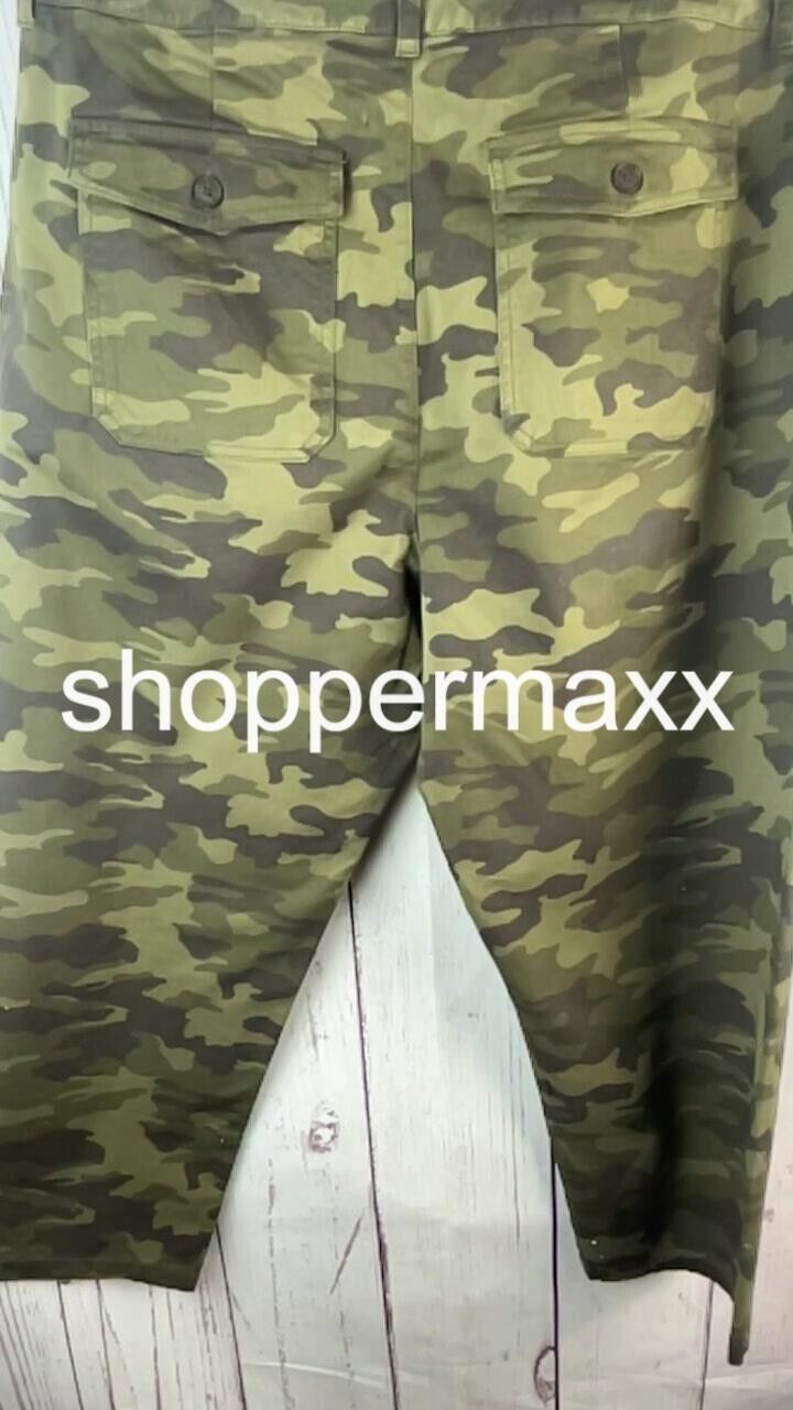 Women's High-Rise Barrel Leg Pants - Universal Thread, Camo, Size 17