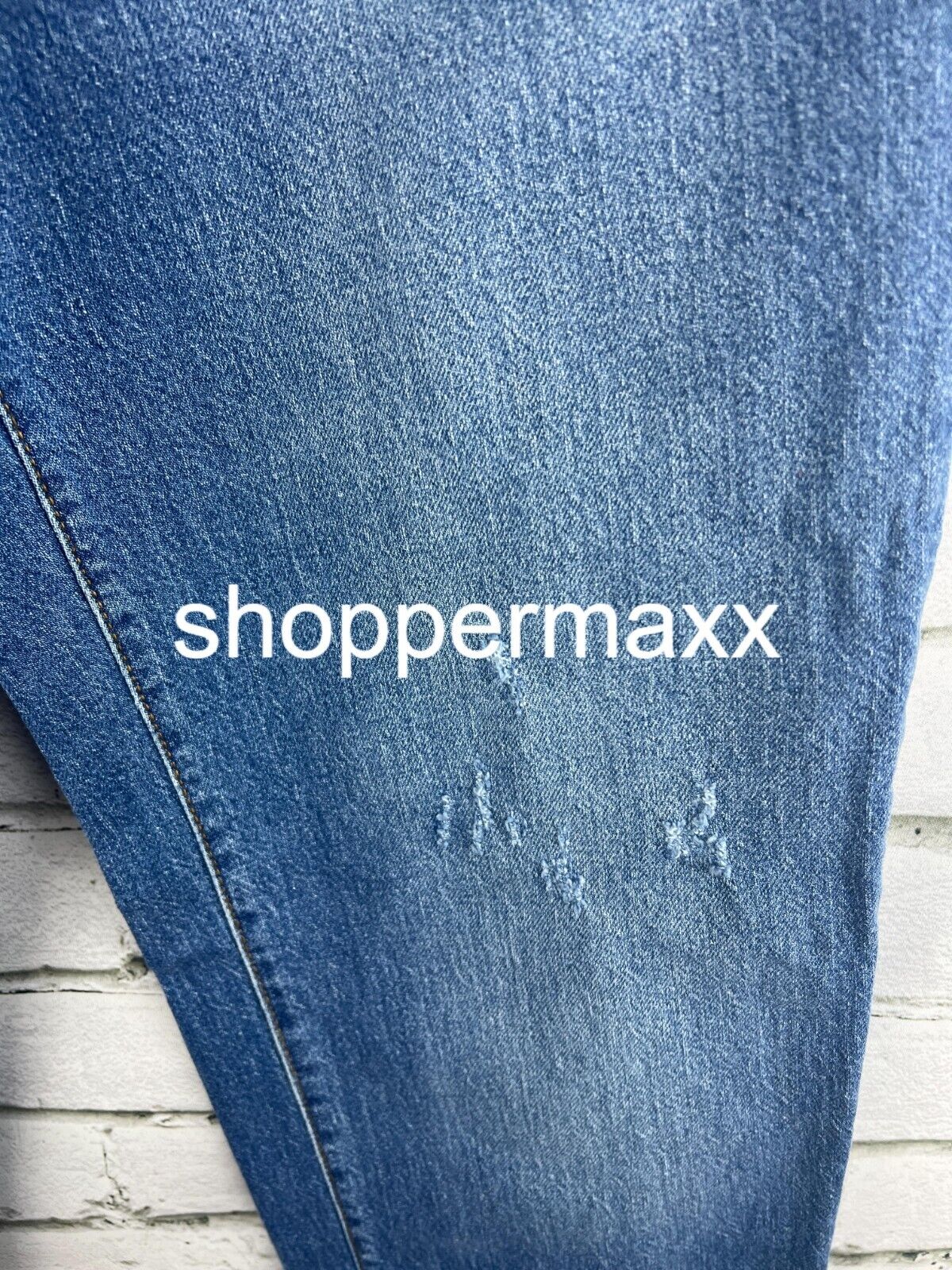 Women High-Rise 90's Distressed Straight Jeans- Universal Thread Medium Wash 10S