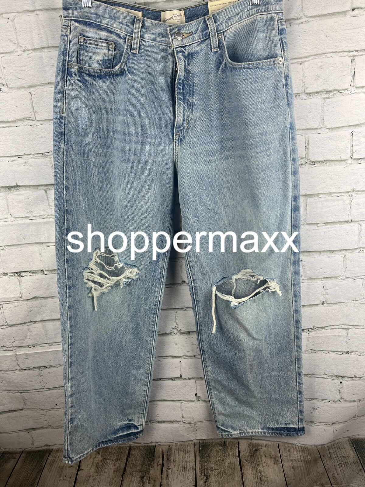 Women Mid-Rise 90's Baggy Jeans- Universal Thread, Medium Wash Destroy, 10 Short