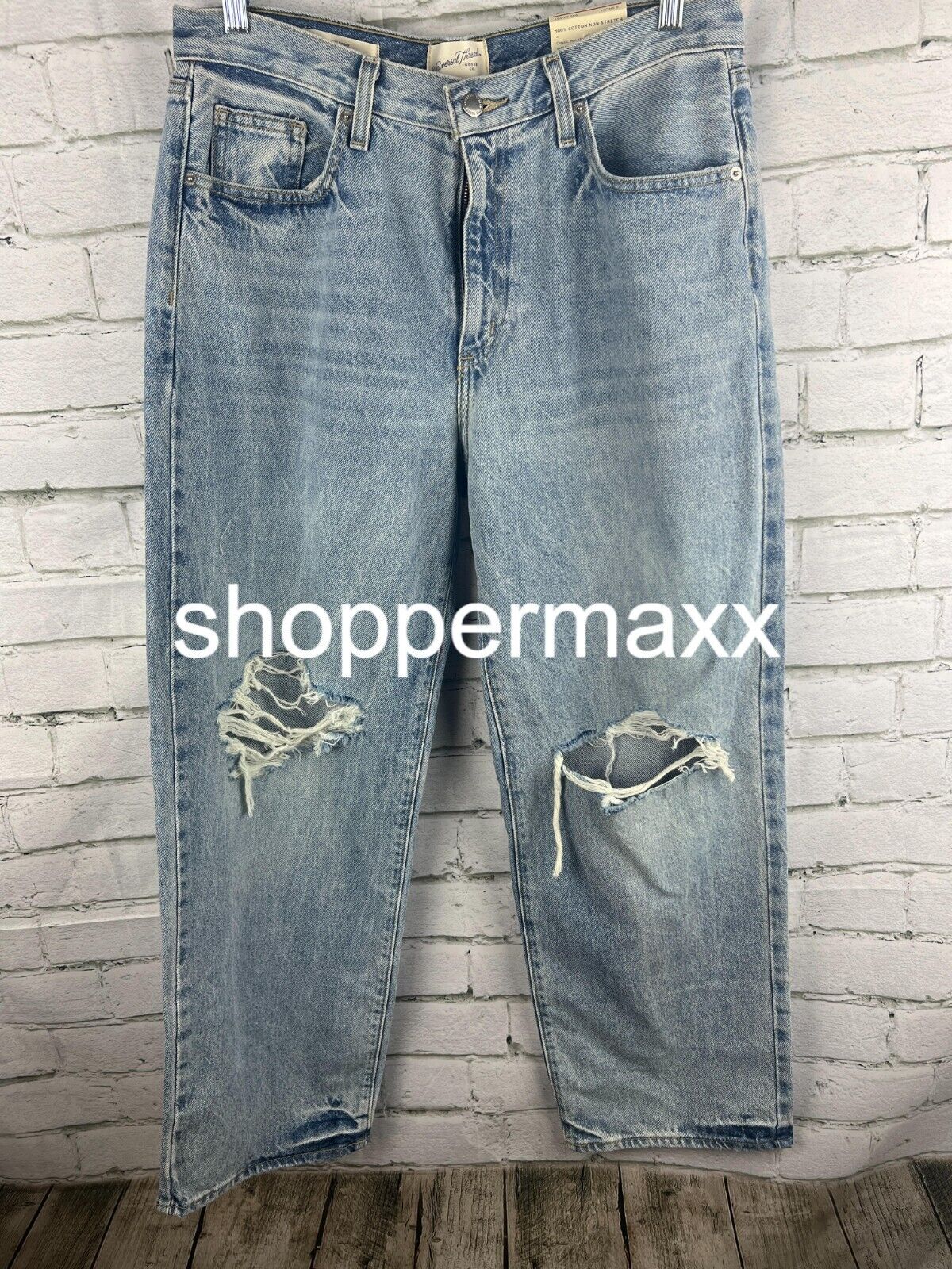 Women Mid-Rise 90's Baggy Jeans- Universal Thread, Medium Wash Destroy, 10 Short