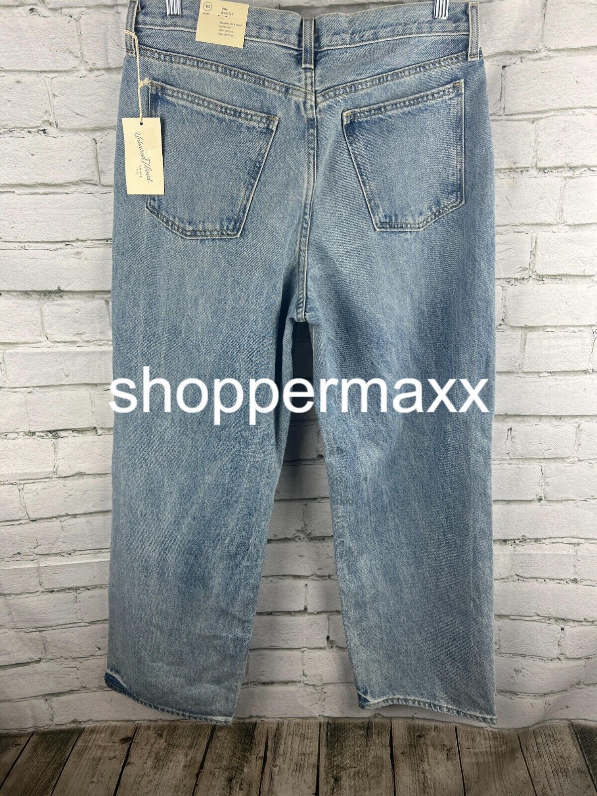 Women Mid-Rise 90's Baggy Jeans- Universal Thread, Medium Wash Destroy, 10 Short