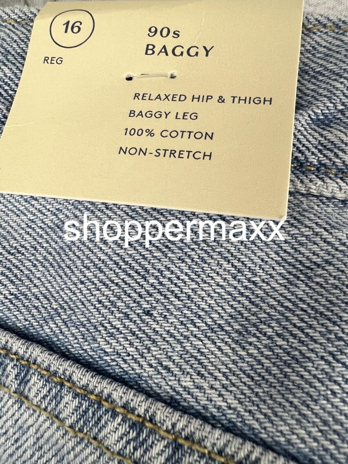 Women Mid-Rise 90's Baggy Jeans- Universal Thread, Medium Wash Destroy, 10 Short