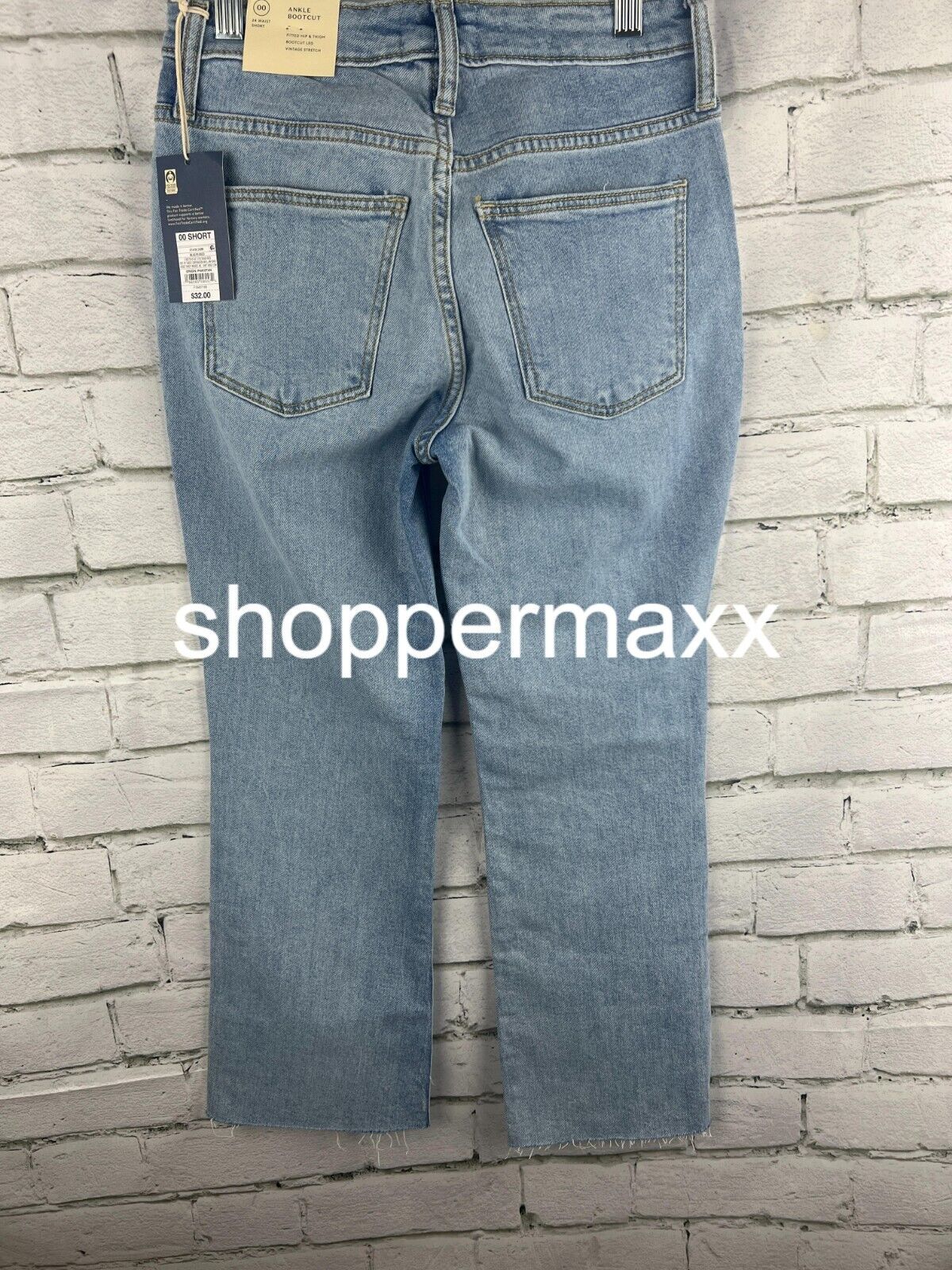 WOMEN'S HIGH-RISE BOOTCUT CROPPED JEANS - UNIVERSAL THREAD, LIGHT WASH, 00 SHORT