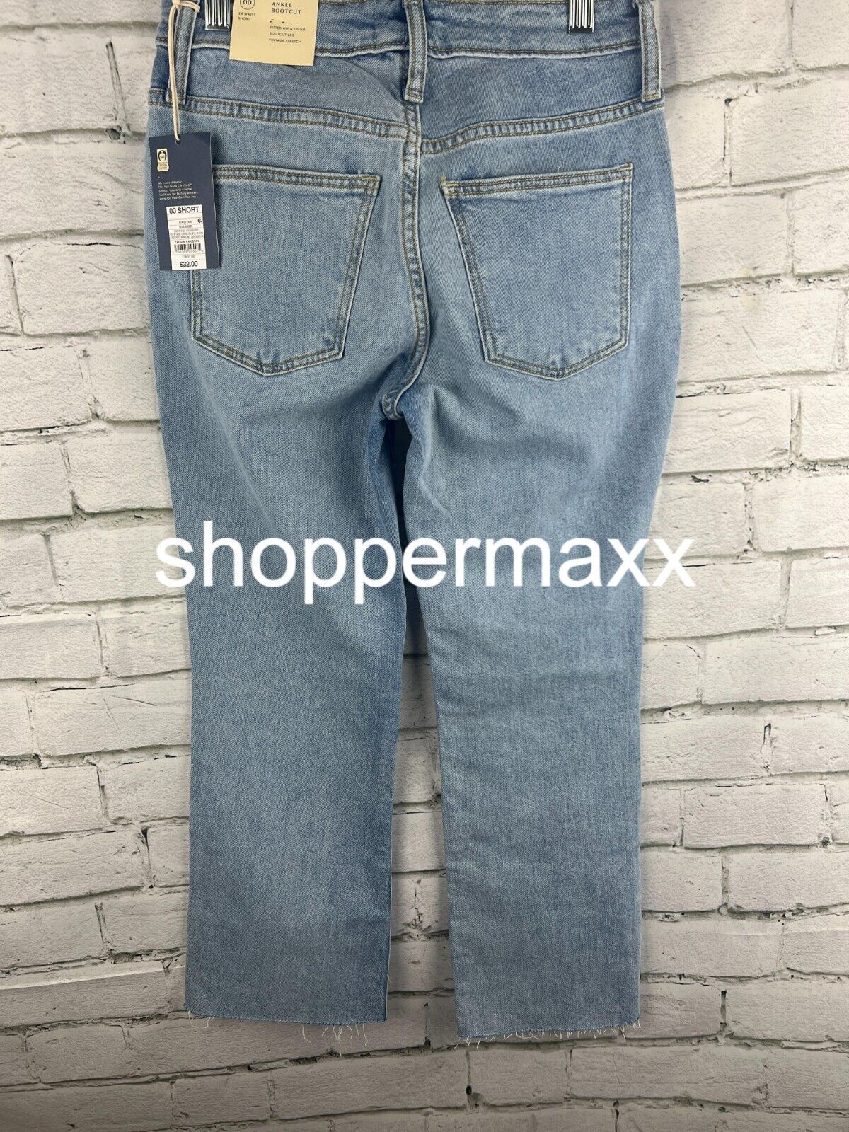 WOMEN'S HIGH-RISE BOOTCUT CROPPED JEANS - UNIVERSAL THREAD, LIGHT WASH, 00 SHORT
