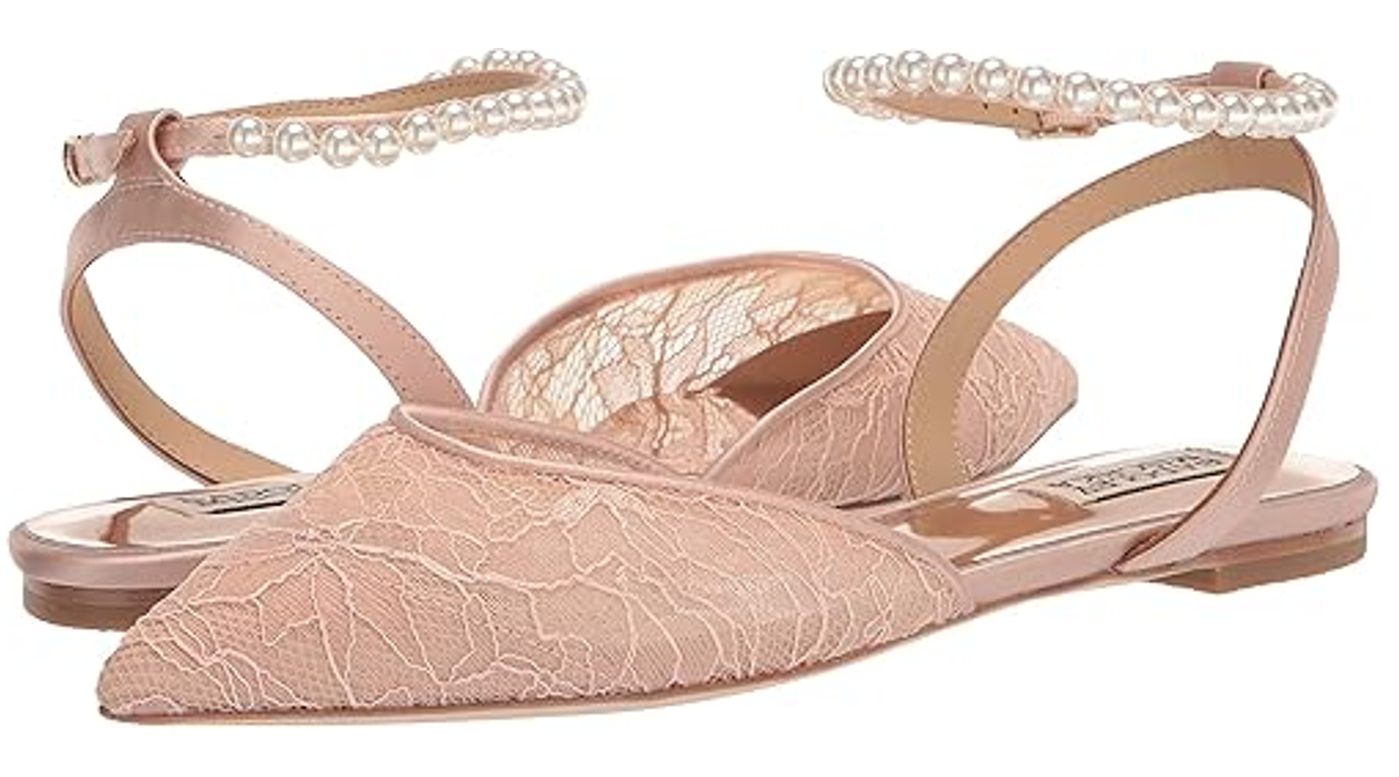Badgley Mischka Women's Fawn Ballet Flat, Soft Blush, 6.5