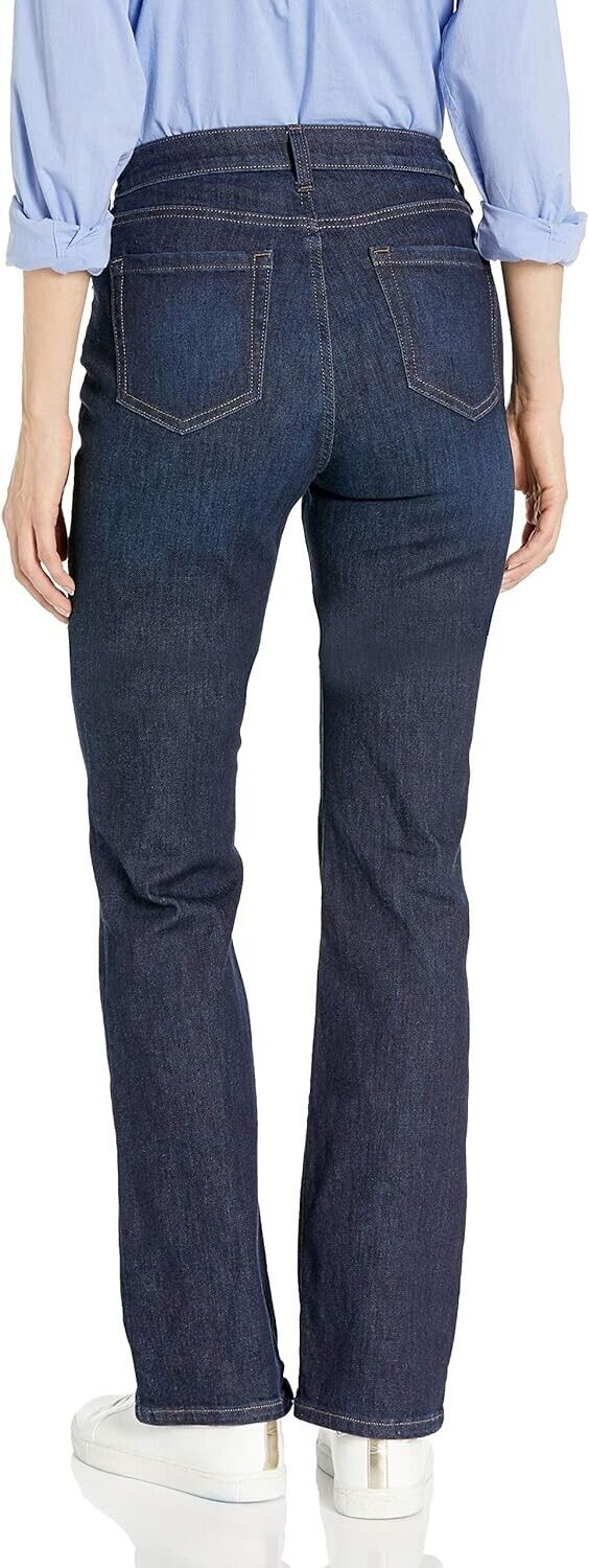 Amazon Essentials, Women's Mid-Rise, Slim Bootcut Jean, Dark Wash, 16 Short