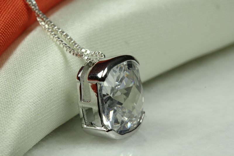 BRILLIANT MULTIFACETED CUT CLEAR CZ PENDANT W CHAIN 925 STERLING SILVER