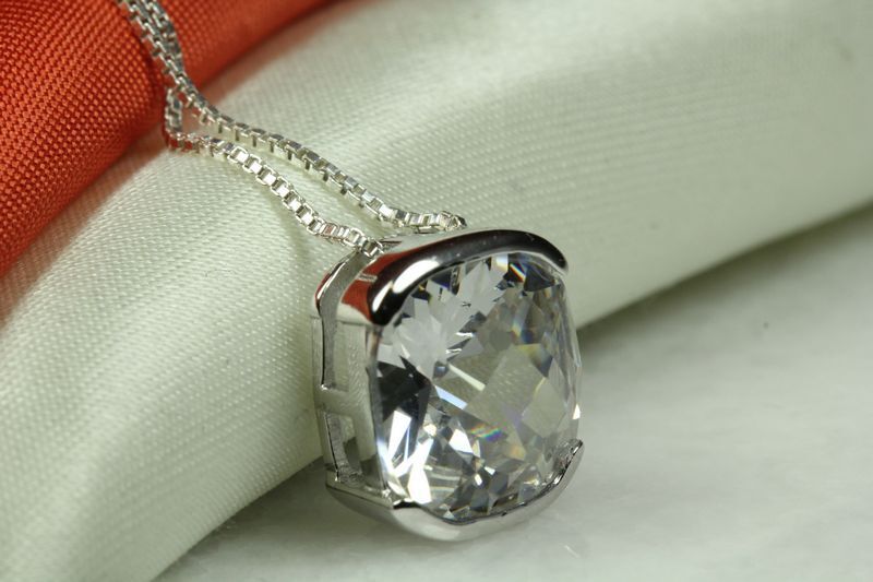 BRILLIANT MULTIFACETED CUT CLEAR CZ PENDANT W CHAIN 925 STERLING SILVER
