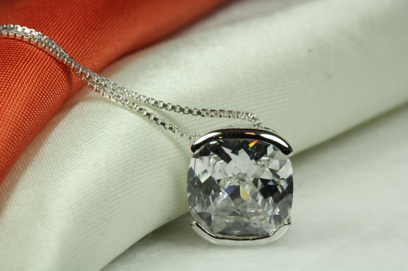 BRILLIANT MULTIFACETED CUT CLEAR CZ PENDANT W CHAIN 925 STERLING SILVER