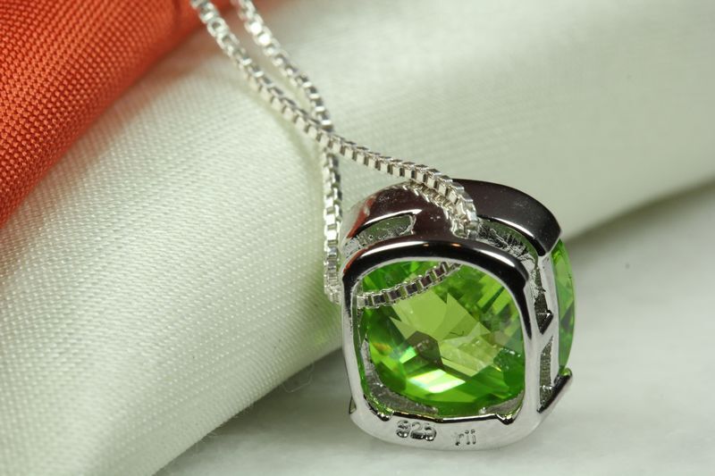 BRILLIANT MULTI FACET CUT PERIDOT CZ PENDANT W CHAIN 925 STERLING SILVER~MXSAT