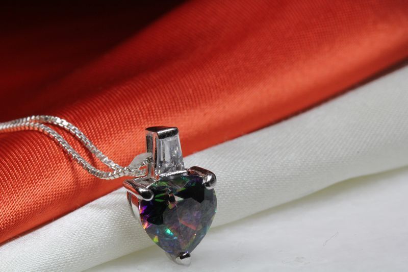 5.38 CARAT HEART CZ MYSTIC RAINBOW PEACOCK FIRE TOPAZ NECKLACE PENDANT-MTS-7PXM
