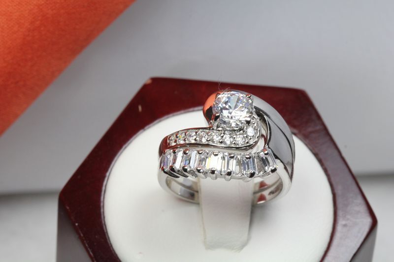 UNIQUE 2.5CRT STERLING SILVER 925 WEDDING ENGAGEMENT RING SET-BRAND NEW