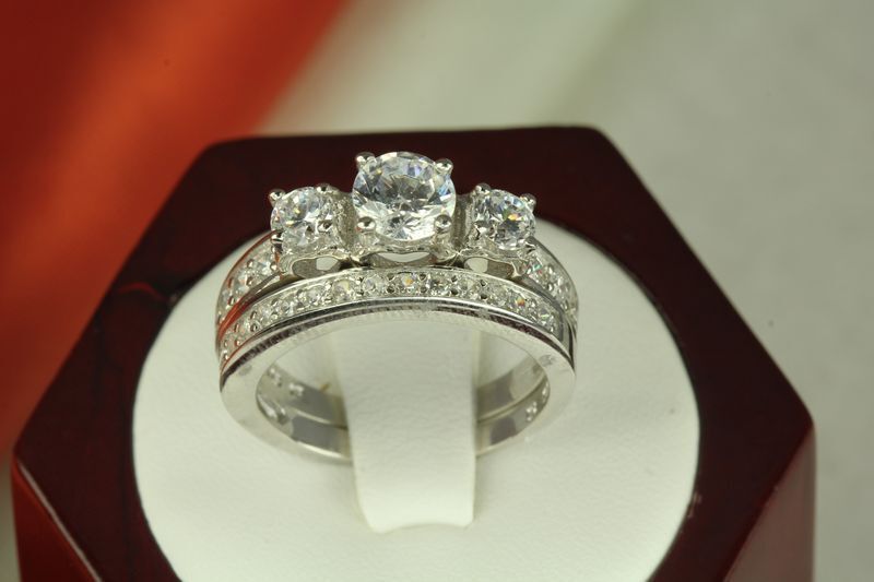 3.63 CT STERLING SILVER CZ 3 ROUND STONES BRIDAL ENGAGEMENT WEDDING RING SET