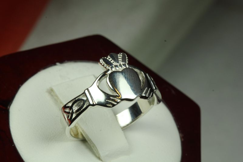 CLASSIC WOMENS  CLADDAGH RING STERLING SILVER 925 PLAIN BAND CELTIC KNOT SZ 6-10