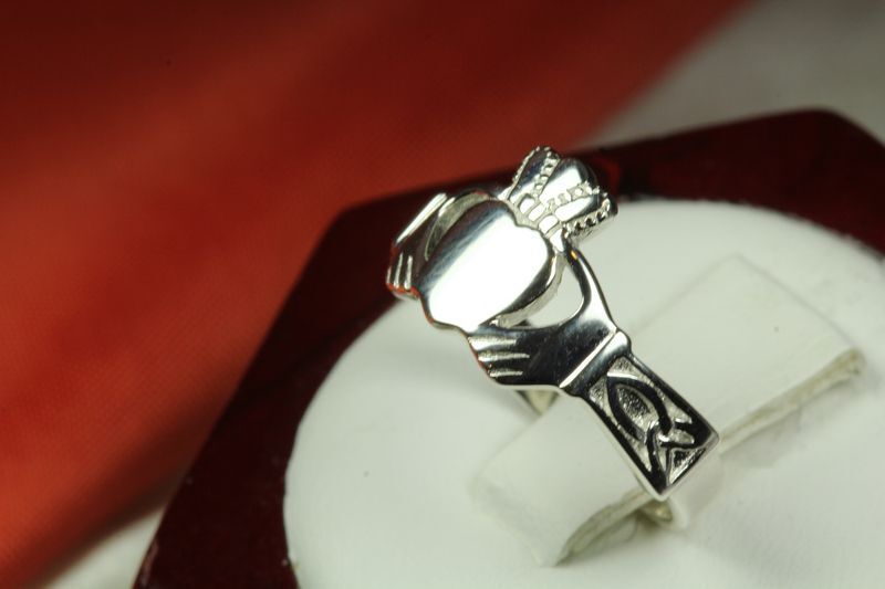 CLASSIC WOMENS  CLADDAGH RING STERLING SILVER 925 PLAIN BAND CELTIC KNOT SZ 6-10
