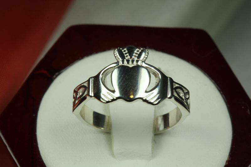CLASSIC WOMENS  CLADDAGH RING STERLING SILVER 925 PLAIN BAND CELTIC KNOT SZ 6-10