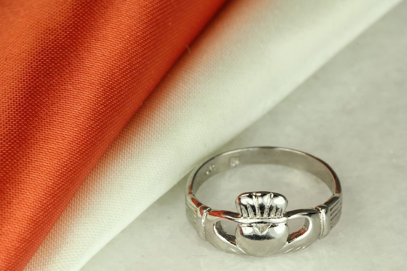 925 STERLING SILVER CLADDAGH CELTIC RING ~Sz 4-to-10~ST-O2