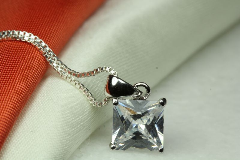 CLEAR CZ STERLING SILVER 925 SQUARE PENDANT-APRIL BIRTHSTONE-BS-CLEAR-PEN~MAXXU❤