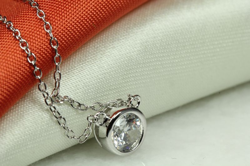 CLEAR CZ ROUND CUT BEZEL SOLITARE PENDANT W/ CHAIN  925 STERLING SILVER~~MXSUN
