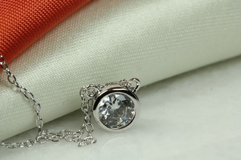 CLEAR CZ ROUND CUT BEZEL SOLITARE PENDANT W/ CHAIN  925 STERLING SILVER~~MXSUN