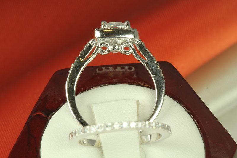 3.8 CT STERLING SILVER PRINCESS CZ PAVE BRIDAL ENGAGEMENT WEDDING HALO RING SET