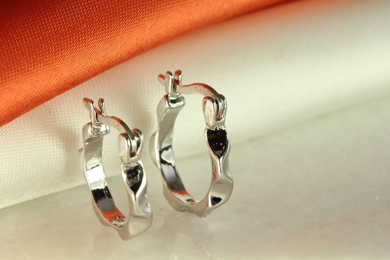 925 STERLING SILVER  SMALL ROUND HUGGIE HOOP EARRINGS ~15MX10M~MH37-O2