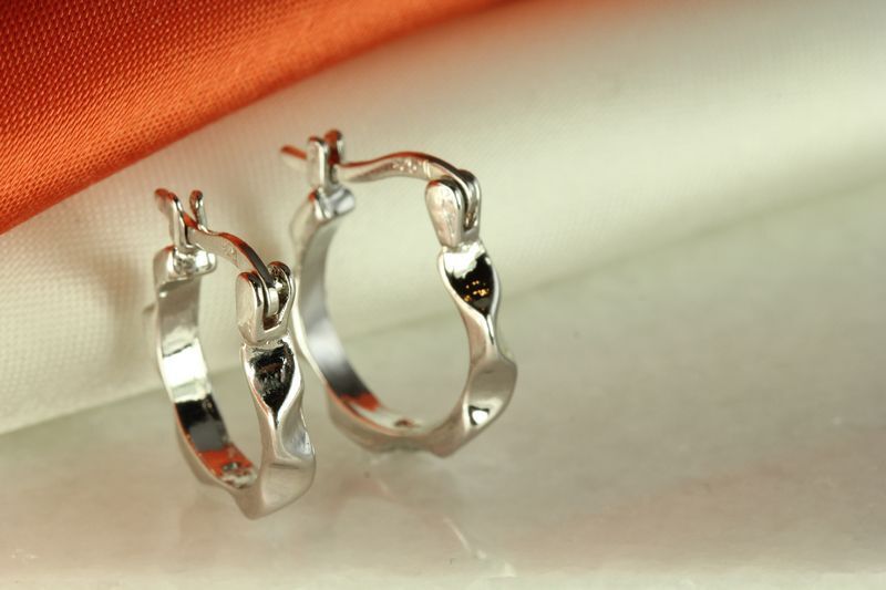 925 STERLING SILVER  SMALL ROUND HUGGIE HOOP EARRINGS ~15MX10M~MH37-O2