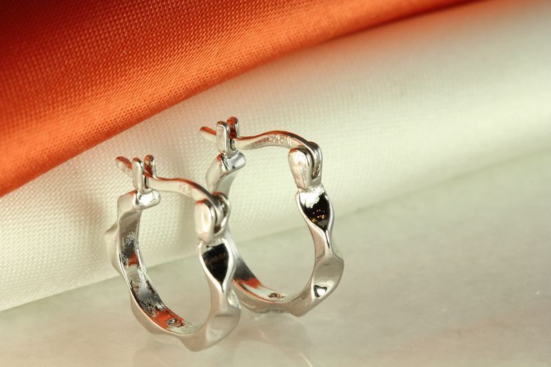 925 STERLING SILVER  SMALL ROUND HUGGIE HOOP EARRINGS ~15MX10M~MH37-O2