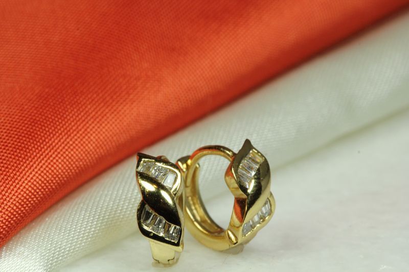 10K GOLD PLATED 925 STERLING SILVER TAPERED HUGGIE HOOP CZ EARRINGS ~ 6CZs EACH