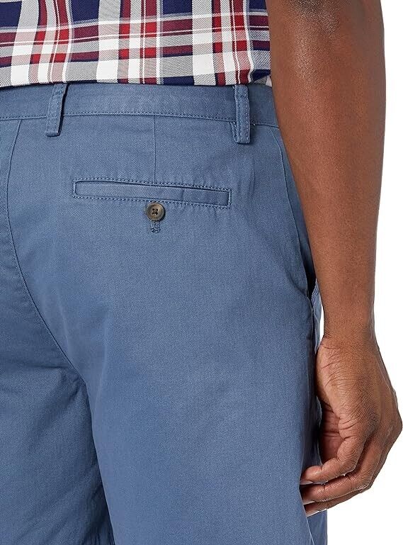 Essentials Men's Classic-Fit 7", Classic Khaki Chino Shorts, Cotton, Blue, 32