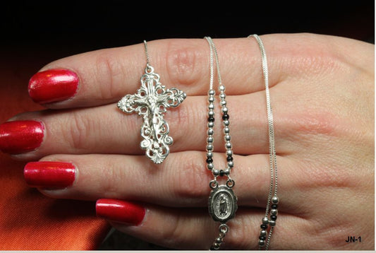 STUNNING 18 INCH STERLING SILVER 925 BRAND NEW BEAUTIFUL SILVER AND BLACK ROSARY