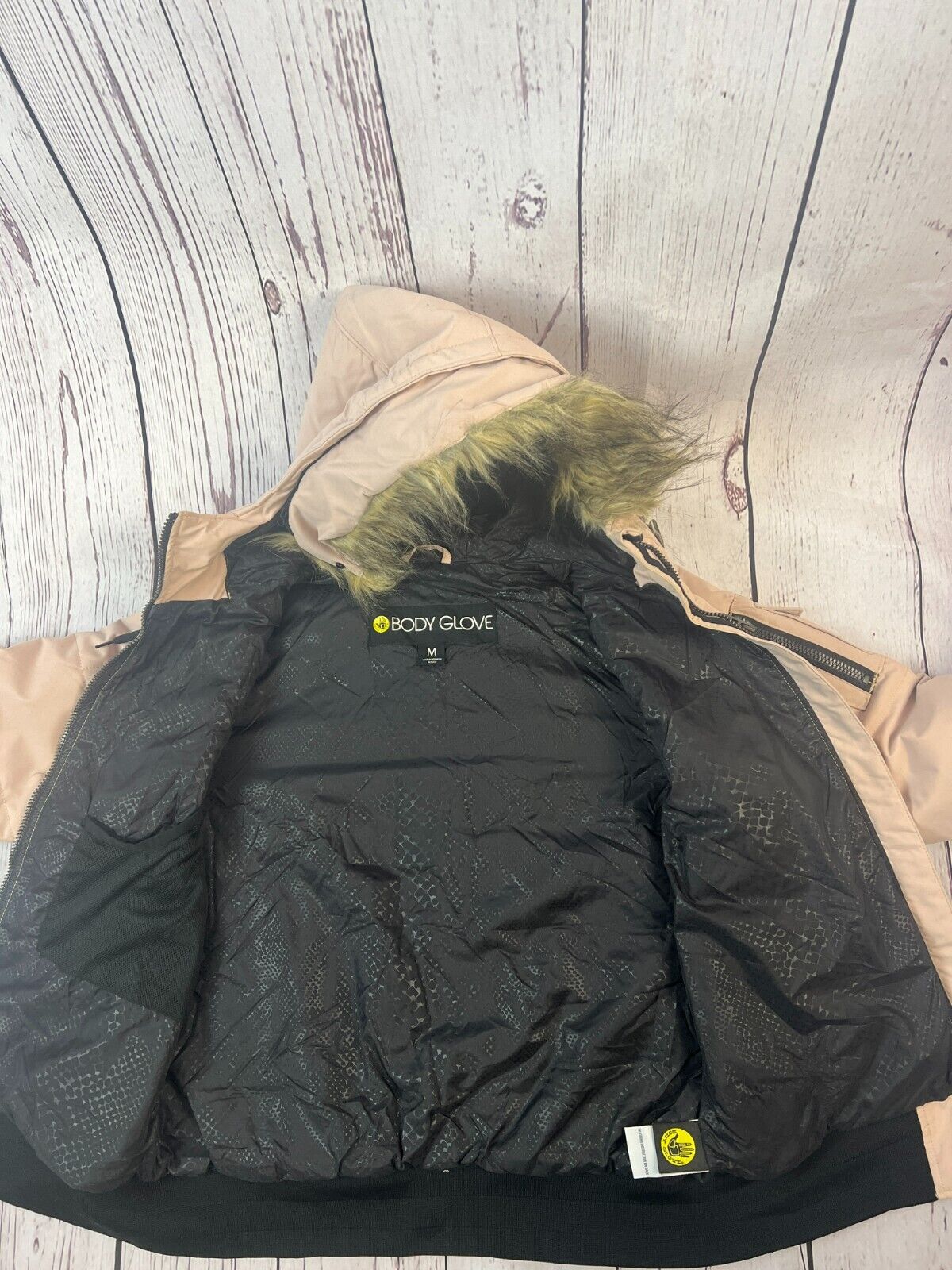 Body Glove Women's Softshell Ski Jacket Snow Jacket Hooded Winter Jacket M