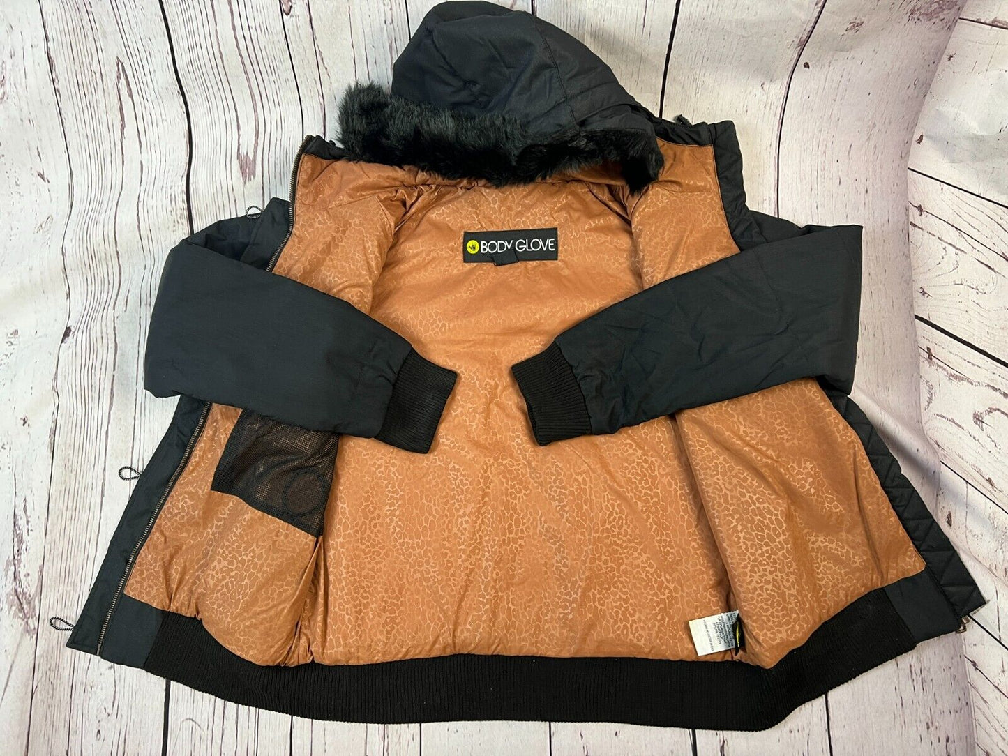 Body Glove Women's Softshell Ski Jacket Snow Jacket Hooded Winter Jacket M
