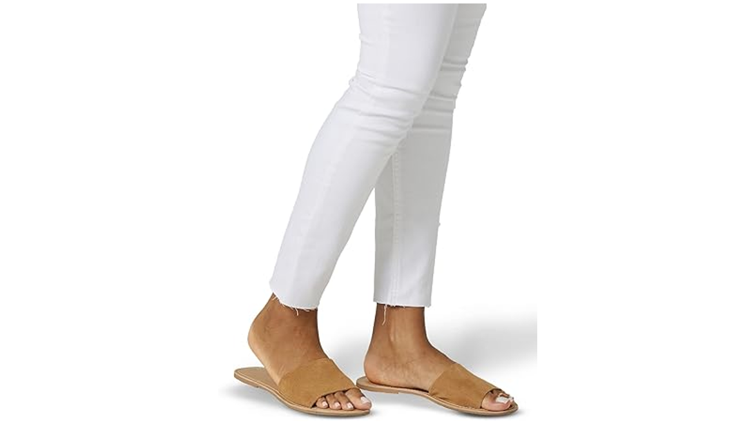 Wrangler Women's High Rise Unforgettable Skinny Jeans, Bright White, 14