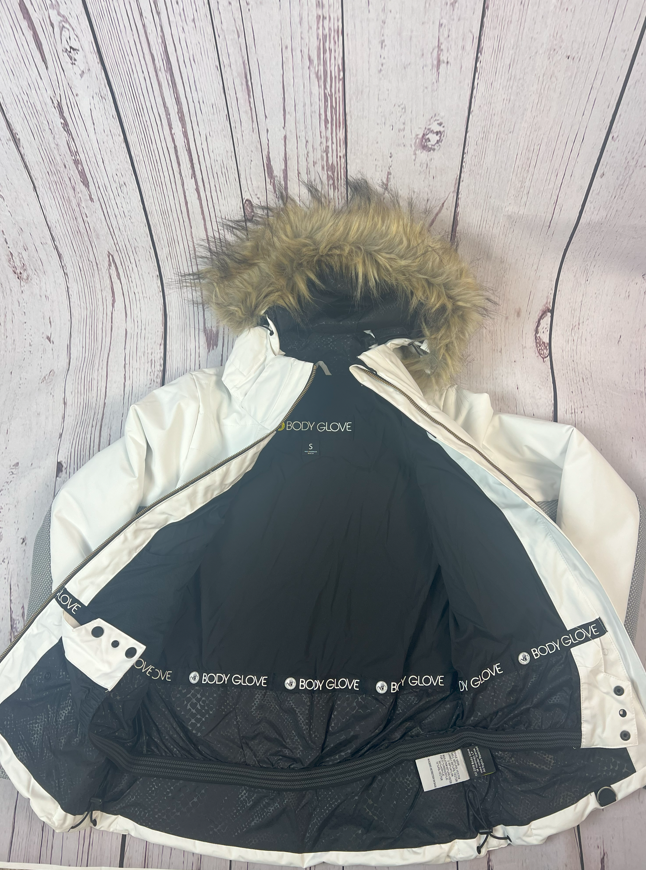 Body Glove Women's Softshell Ski Jacket Snow Jacket Hooded Winter Jacket Coat WT